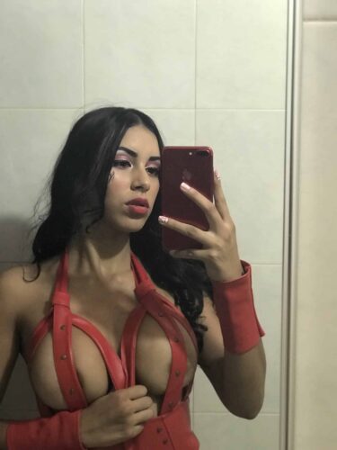 Beautiful Girl Taking Hottest Picture In Iphone