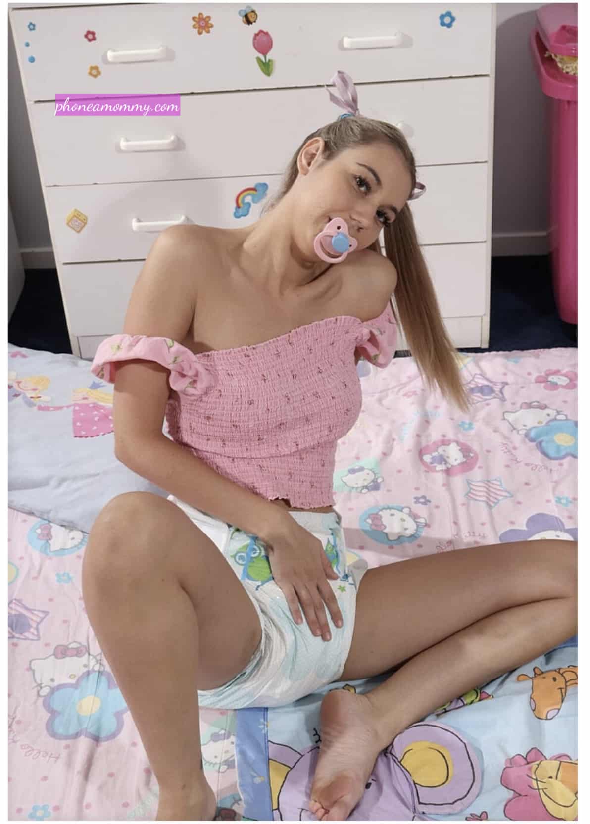 Mommy's Sexy Girl Sitting with Diaper Look
